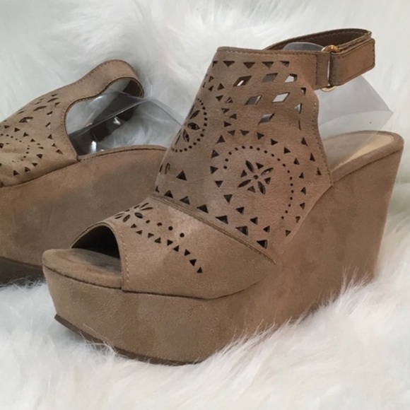 Platform Wedge Sandals - Picture 2 of 5